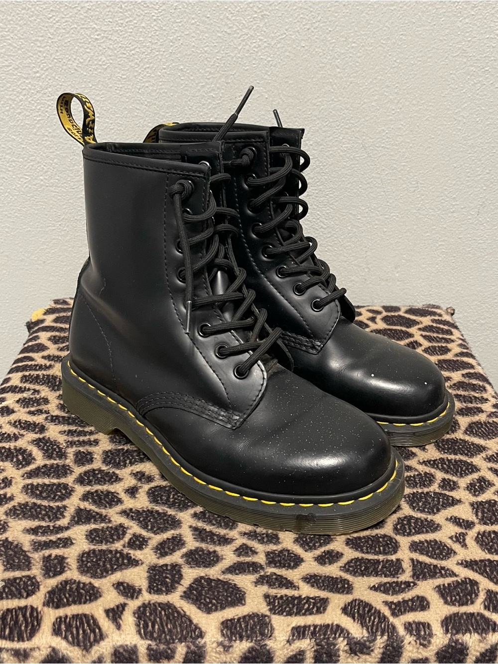 Dr Martens 1460 8 Eye Lace Up Combat Boots Black Shiny Leather Grunge Womens 7